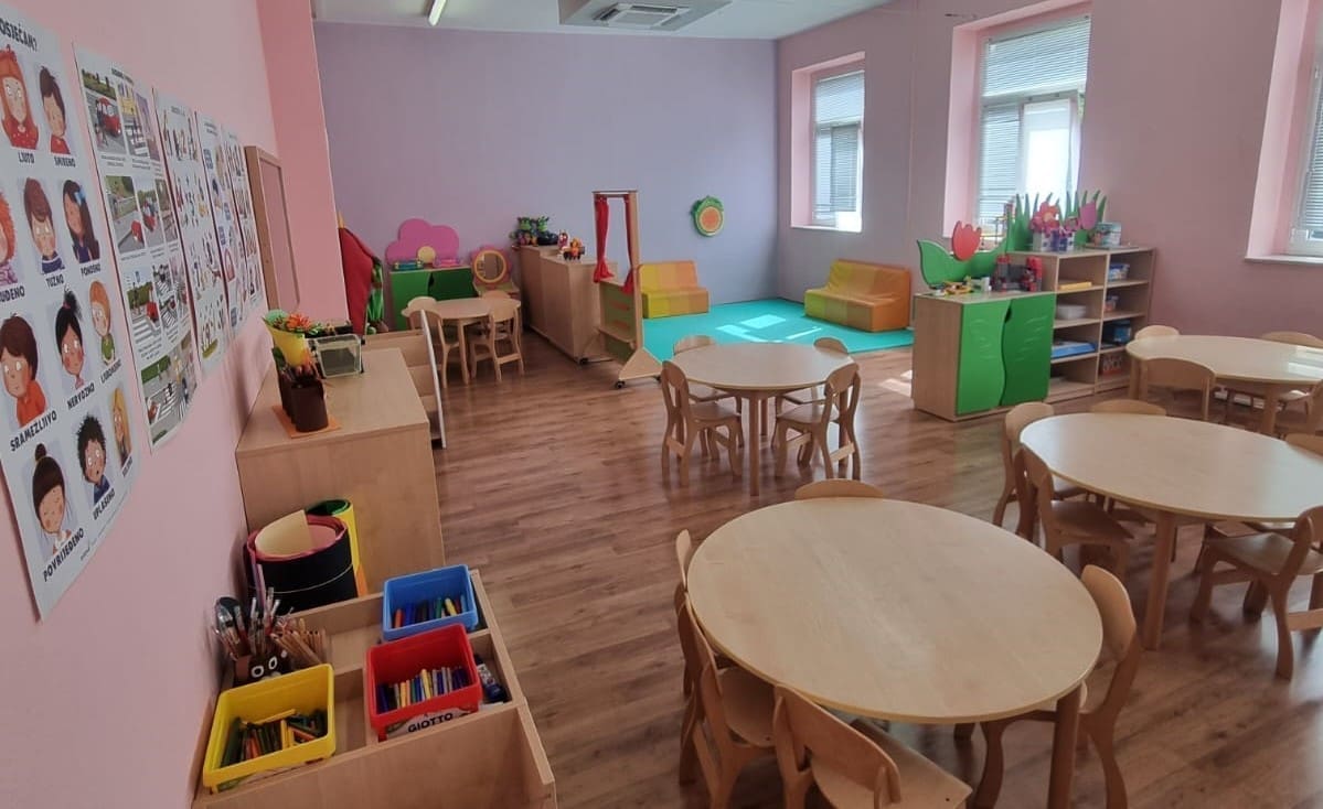 'RAT' U ZAGORI Škola odbila ustupiti učionicu za potrebe vrtića, načelnik ide u prosvjed. Javila se predsjednica odbora: "Želio je osigurati da ‘podstanari’ blaguju ručak u uređenom prostoru, a ‘vlasnici kuće’ u školskom hodniku"