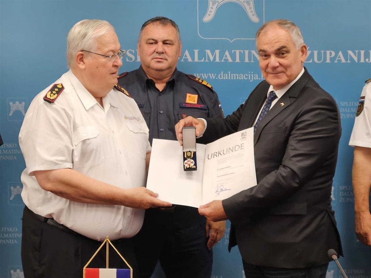 SDŽ POTPISALA SPORAZUM S NJEMAČKIM VATROGASCIMA Župan Boban: "Zasigurno ćemo imati što od vas naučiti"