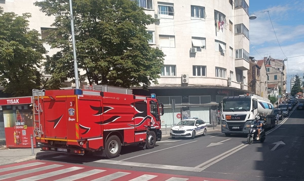 CISTERNA U KVARU U ZVONIMIROVOJ ULICI U tijeku je regulacija prometa