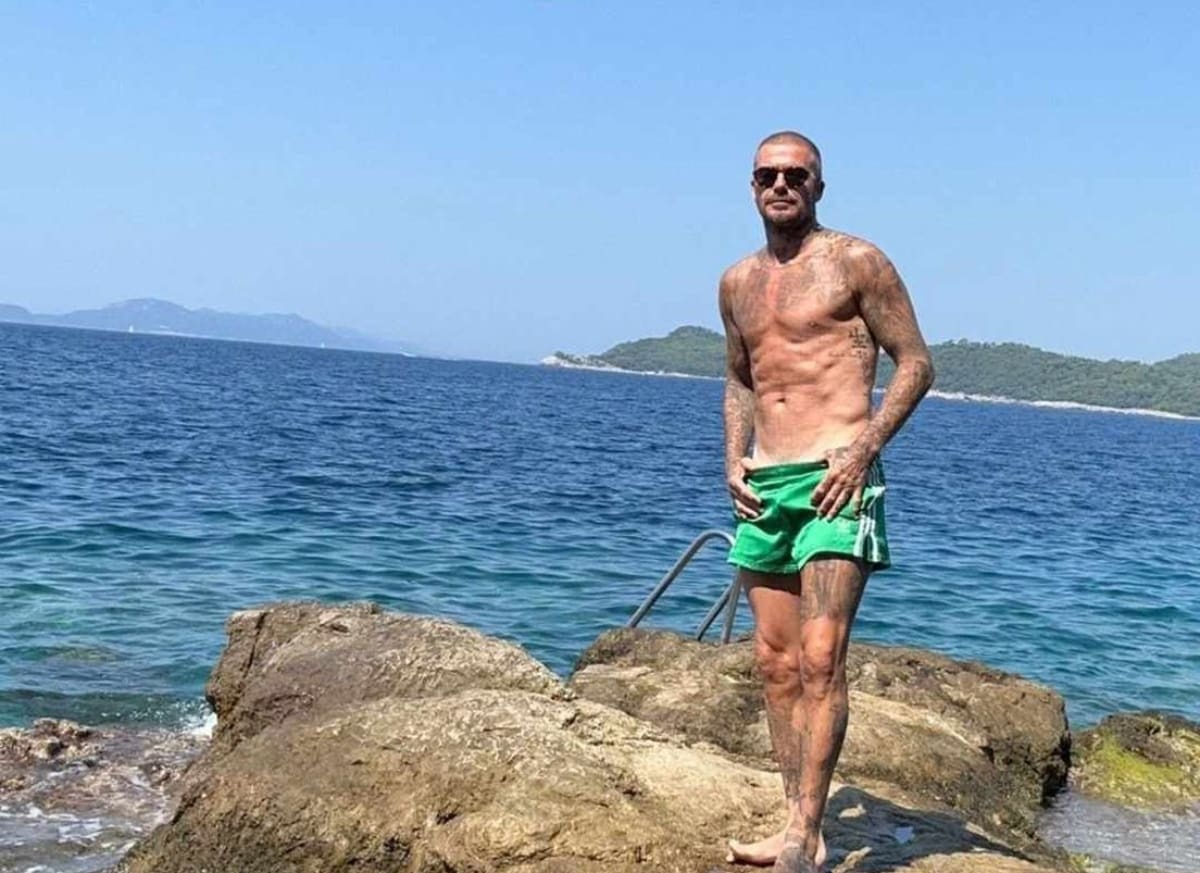 ZATVORIO LJETO SKOKOM U JADRANSKO MORE Poznati nogometaš s obitelji je proveo ljeto na Hrvatskoj obali, a evo kako je iskoristio posljednje dane odmora