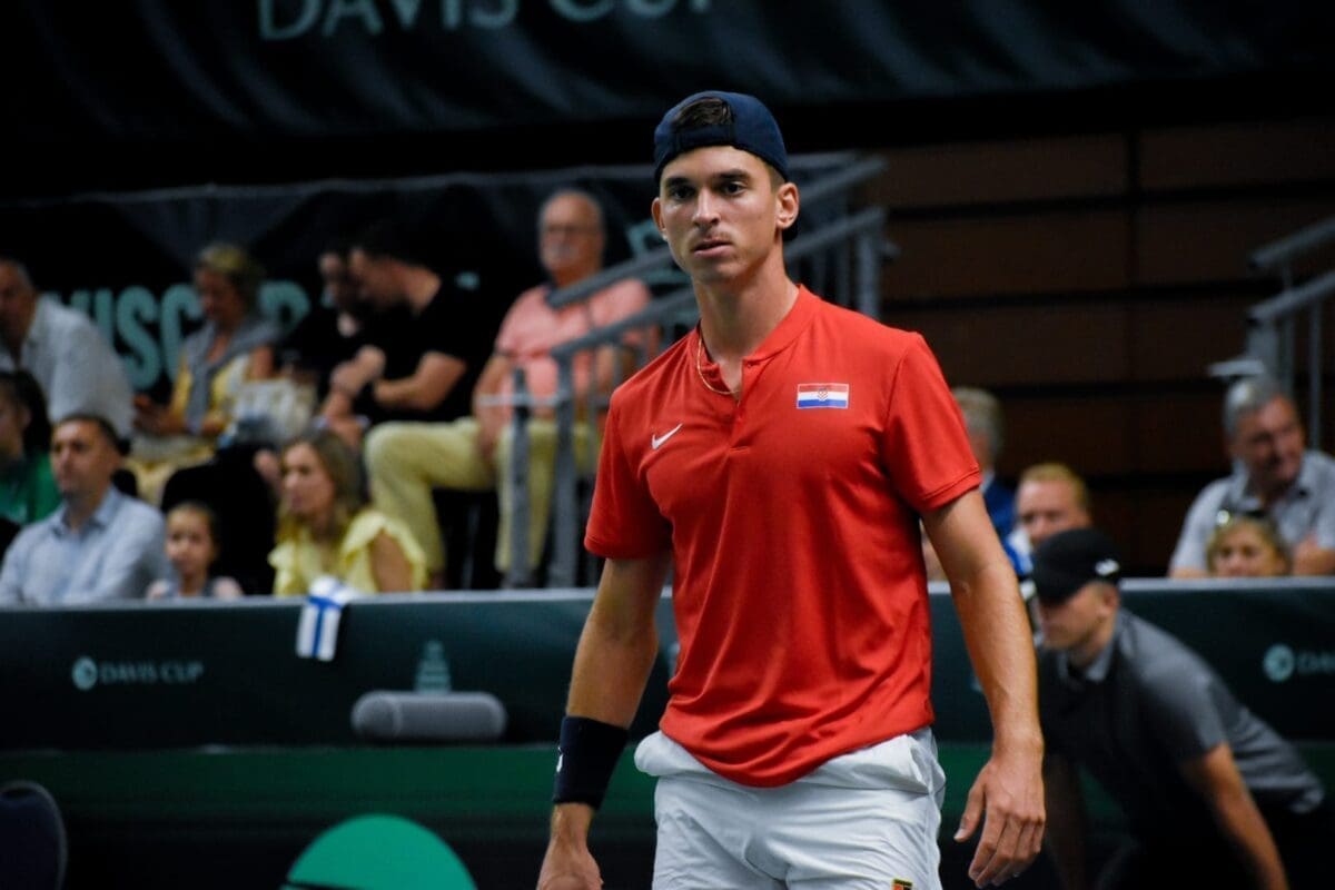 Splitski tenisač ponovno oduševio: Težak meč i pobjeda u tri seta protiv 18. nositelja i 126. tenisača svijeta!