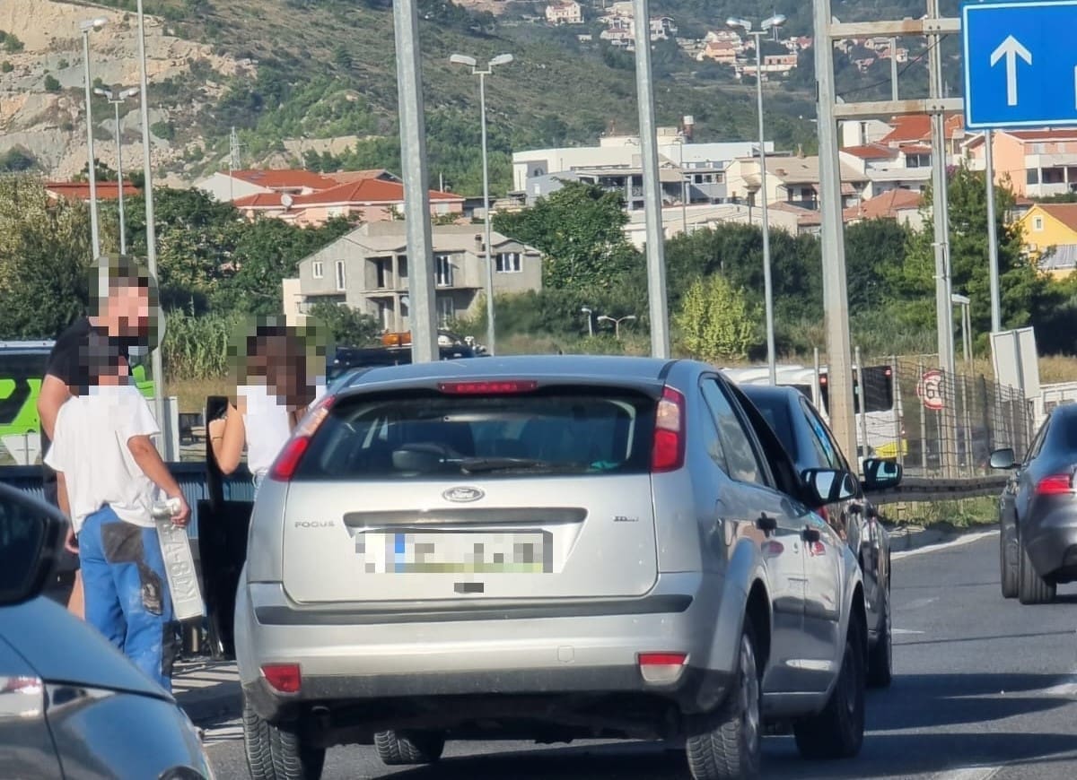 Lančani sudar na izlazu iz grada