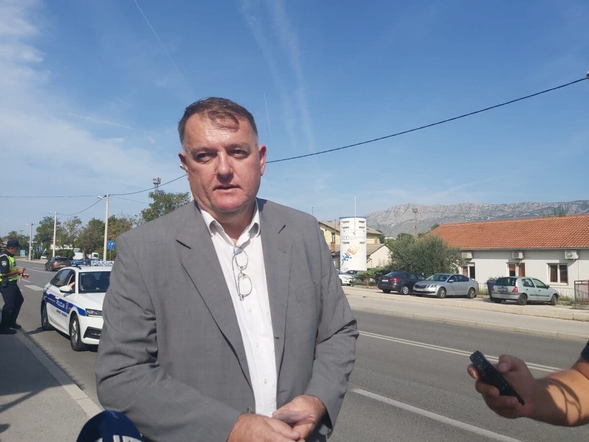 netko te ceka policija zaustavlja promet 10 