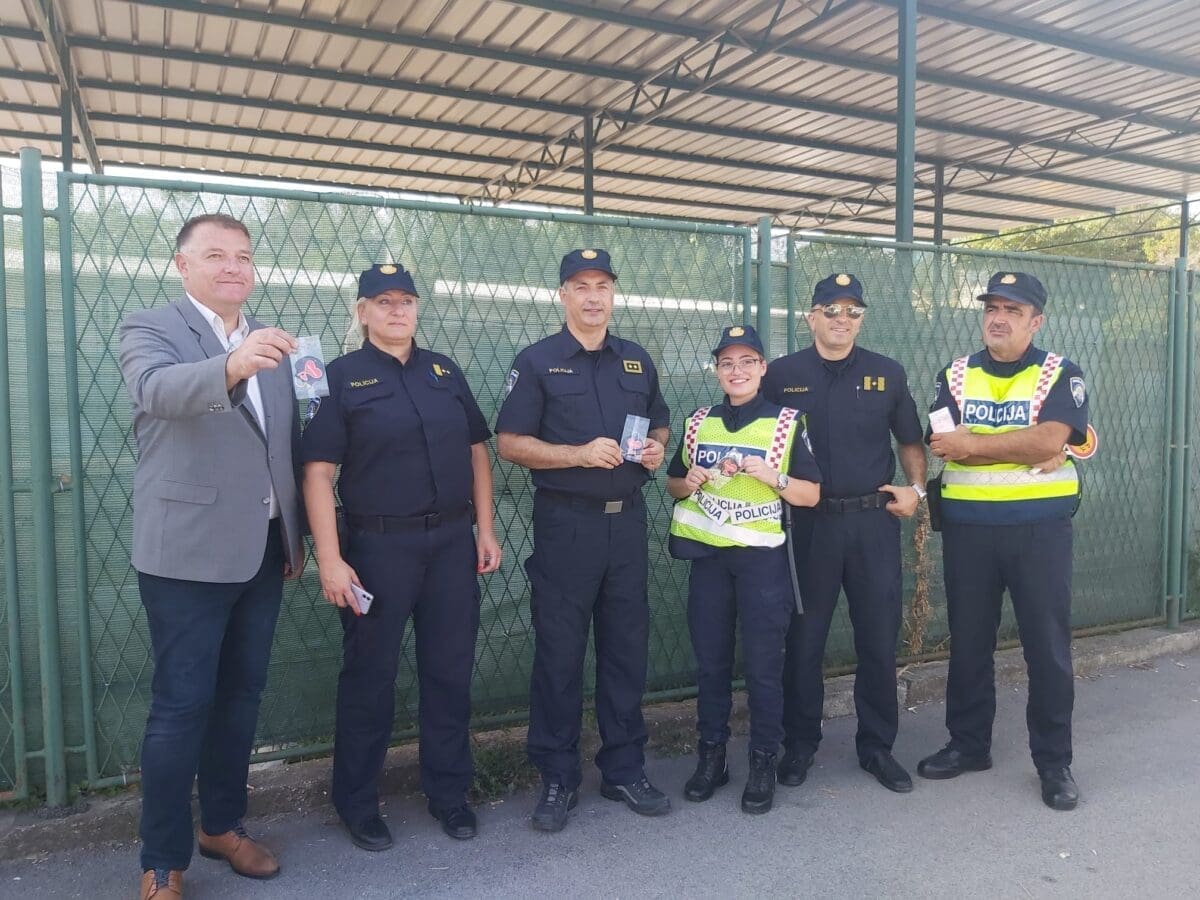 netko te ceka policija zaustavlja promet 7 