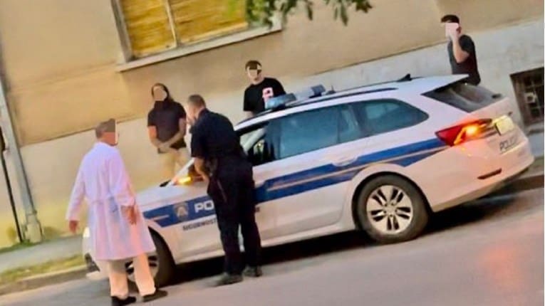 DRAMATIČNA SCENA Dvojica upala s pištoljima u ljekarnu: Uzeli novac i vezali vlasnika?