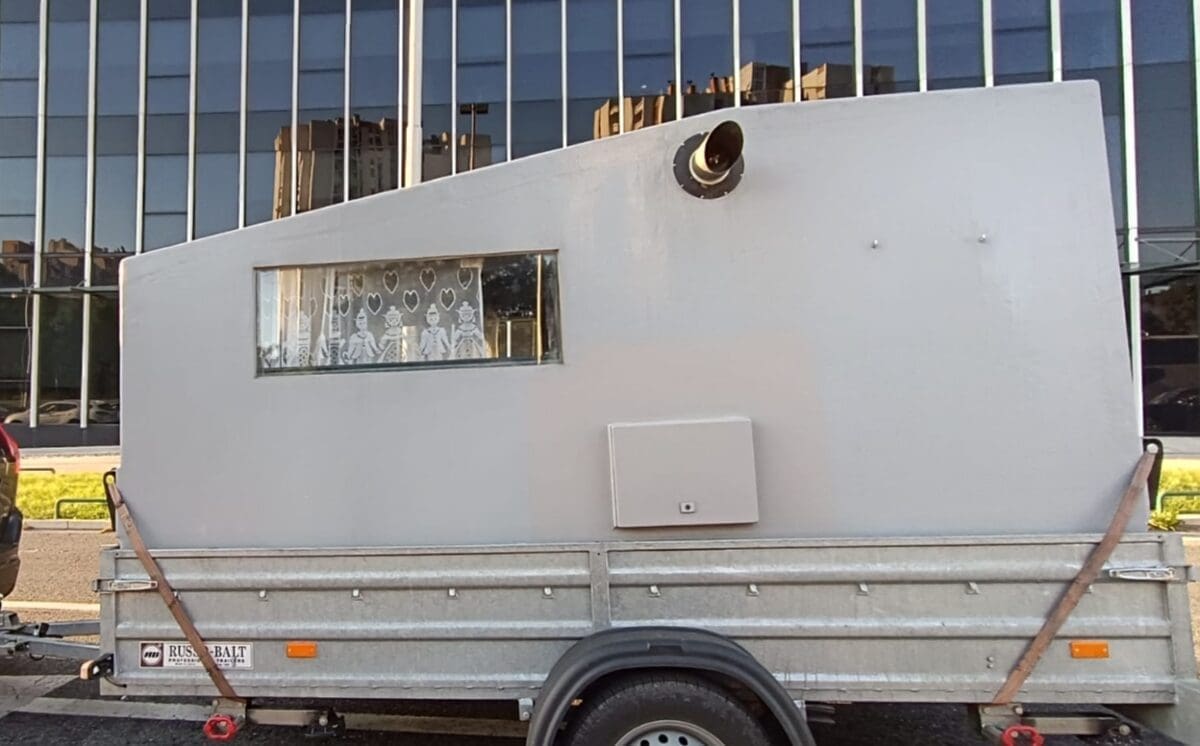 RIJETKO SE VIĐA Neobično vozilo kod WestGate Towera u Splitu