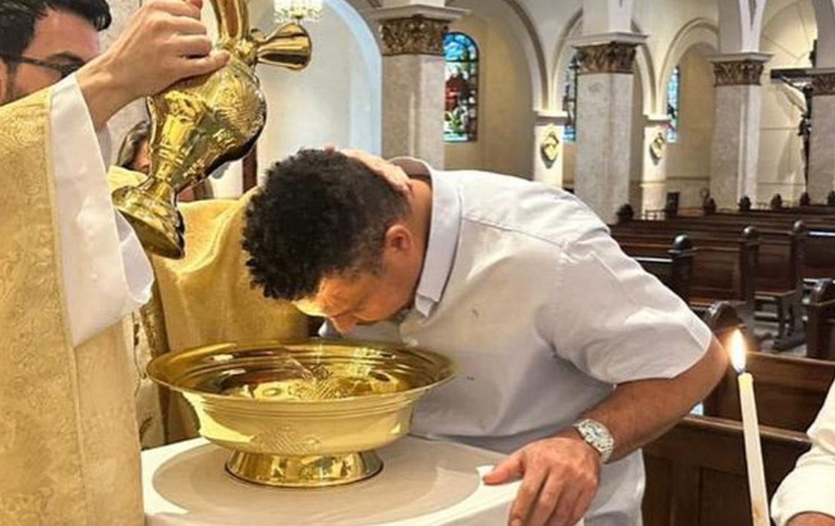 LEGENDARNI NOGOMETAŠ KRSTIO SE U 47. GODINI Vijest je podijelio s obožavateljima na Instagramu