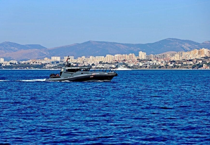 JEDNA ŽENA HITNO PREBAČENA U SPLIT Angažiran je hitni medicinski prijevoz ugrožene pacijentice, evo što se još doznaje...