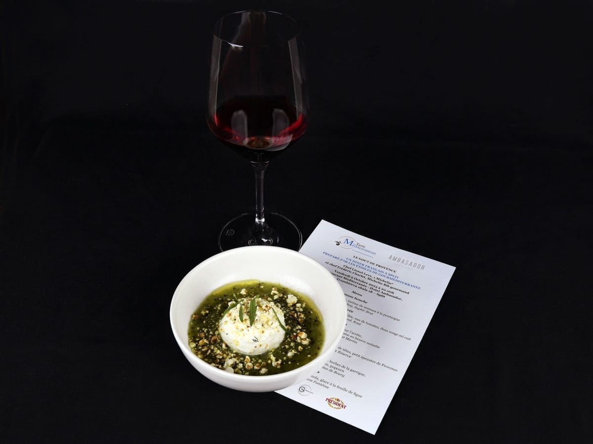 Kozji sir dimljen s divljim travama Chefovi Levy i Charlet 1 