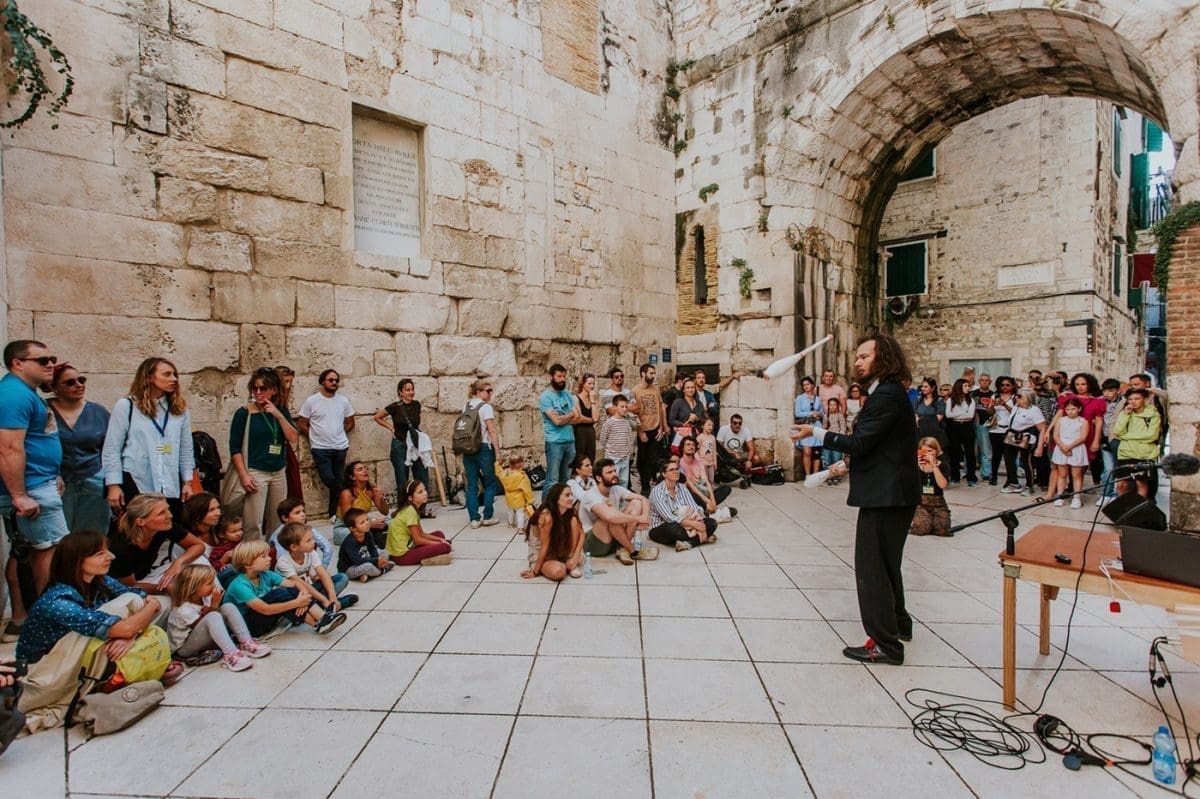 cirkus kolektiv dogadaj 1