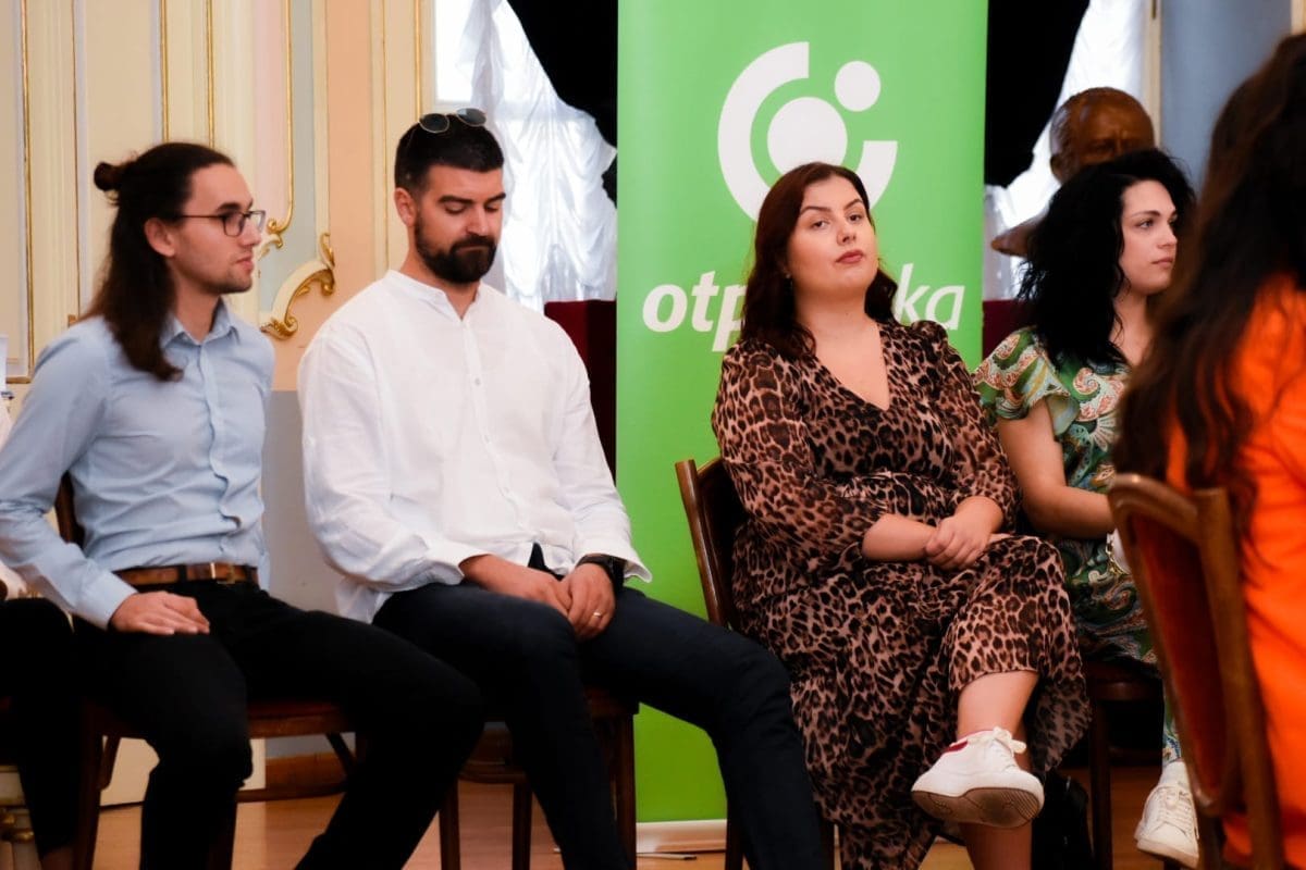 hnk split press carobna frula 20