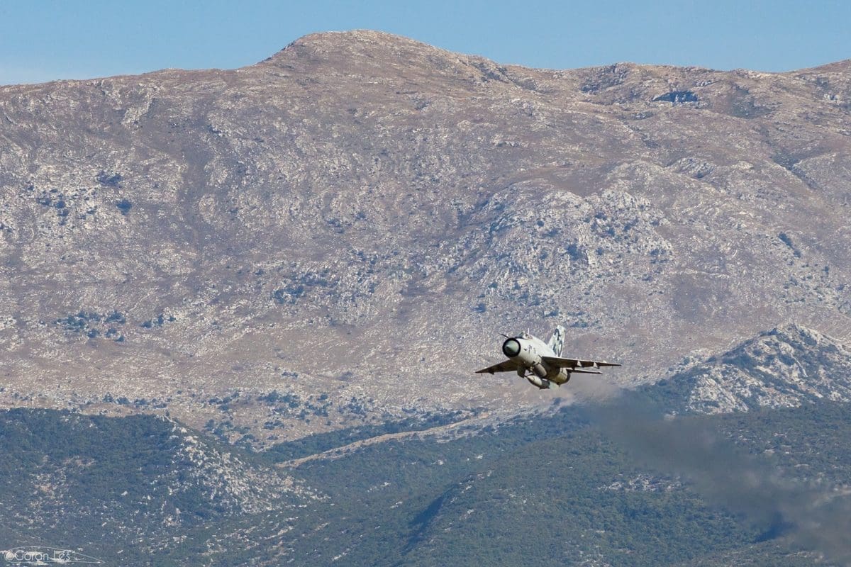 PROTUTNJALI SU DALMATINSKOM ZAGOROM Velika buka i moćni prizori, pogledajte što je viđeno iznad poznatog aerodroma. Splitski fotografi sve su zabilježili...