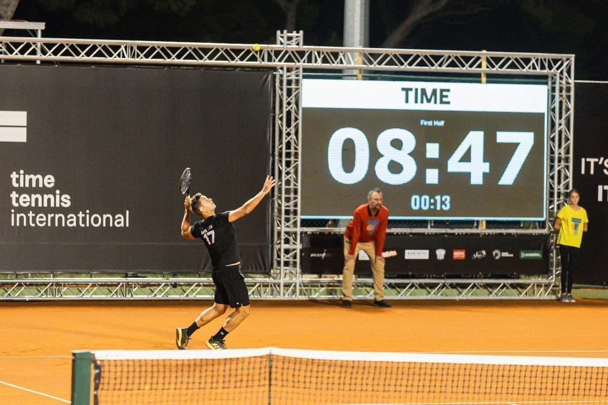 Igra se na vrijeme, imaju pravo na time out, navijanje je itekako poželjno - iz Makarske krenula nova era tenisa