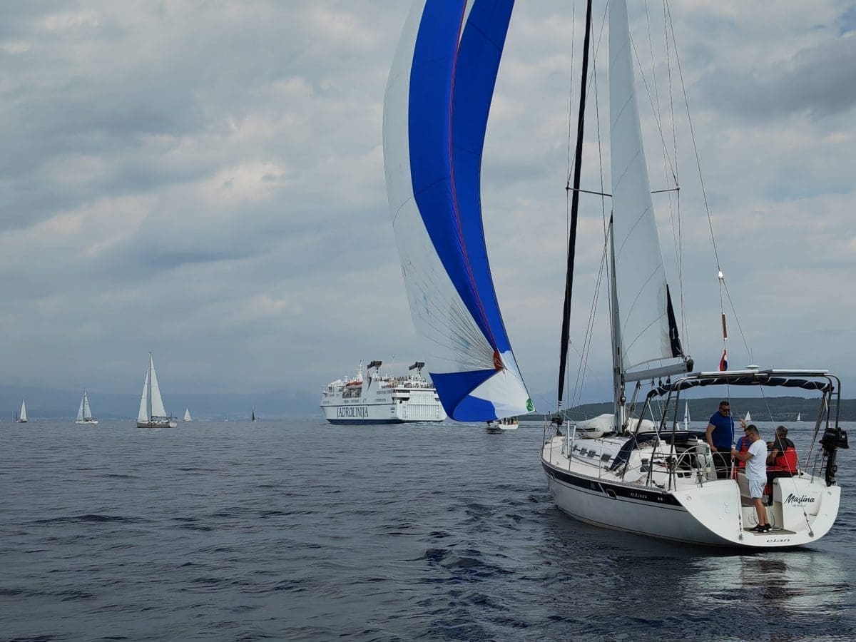 (VIDEO I FOTO) VIŠKA REGATA U najstarijoj regati u Europi sudjeluje 170 brodova