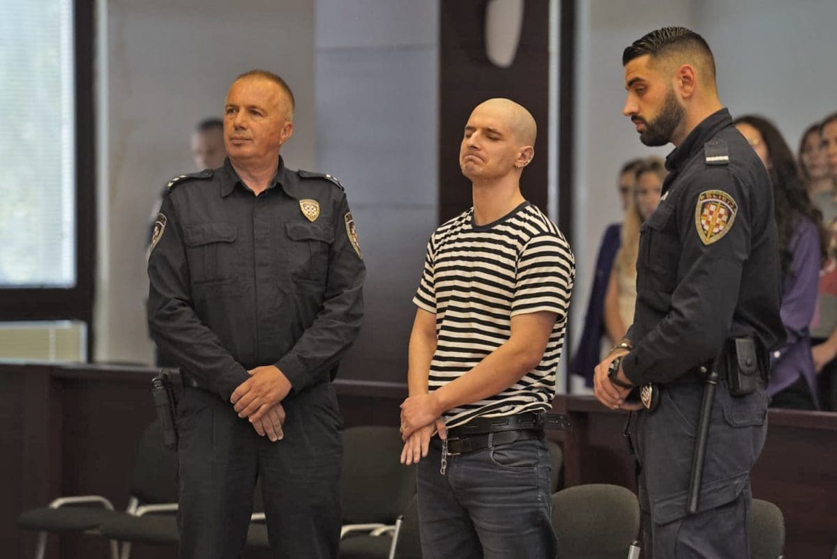 ZAVADLAV OSUĐEN NA 40 GODINA ZATVORA! Pojavio se ošišan "na nulu", slušao presudu s podsmijehom pa zapljeskao