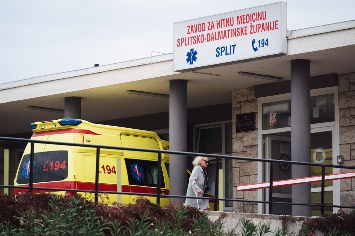 Ljudi po 24 sata čekaju na Hitnoj. Doktor Srića: "Neki pacijenti su razmaženi"