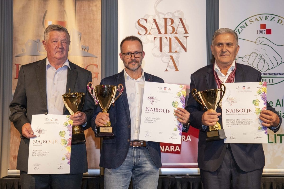 6 Nagra eni otvorena vina zajedni ka fotografija