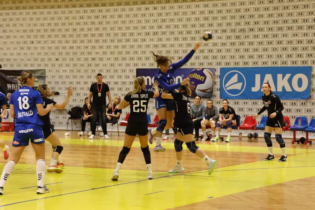 BESPLATNA ŠKOLA RUKOMETA ZA SPLITSKE DJEVOJČICE Roditelji, prijavite svoje kćeri