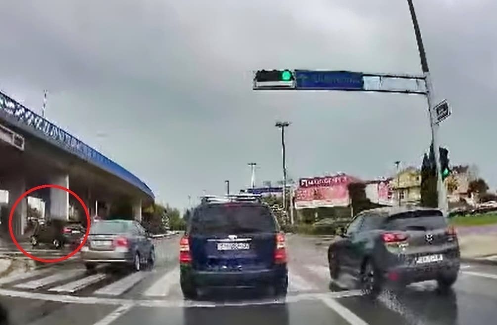 "NE PRATI ZNAKOVE, NEGO NAVIGACIJU" Pogledajte kako je vozač BMW-a uletio u krivi smjer na ulazu u Split