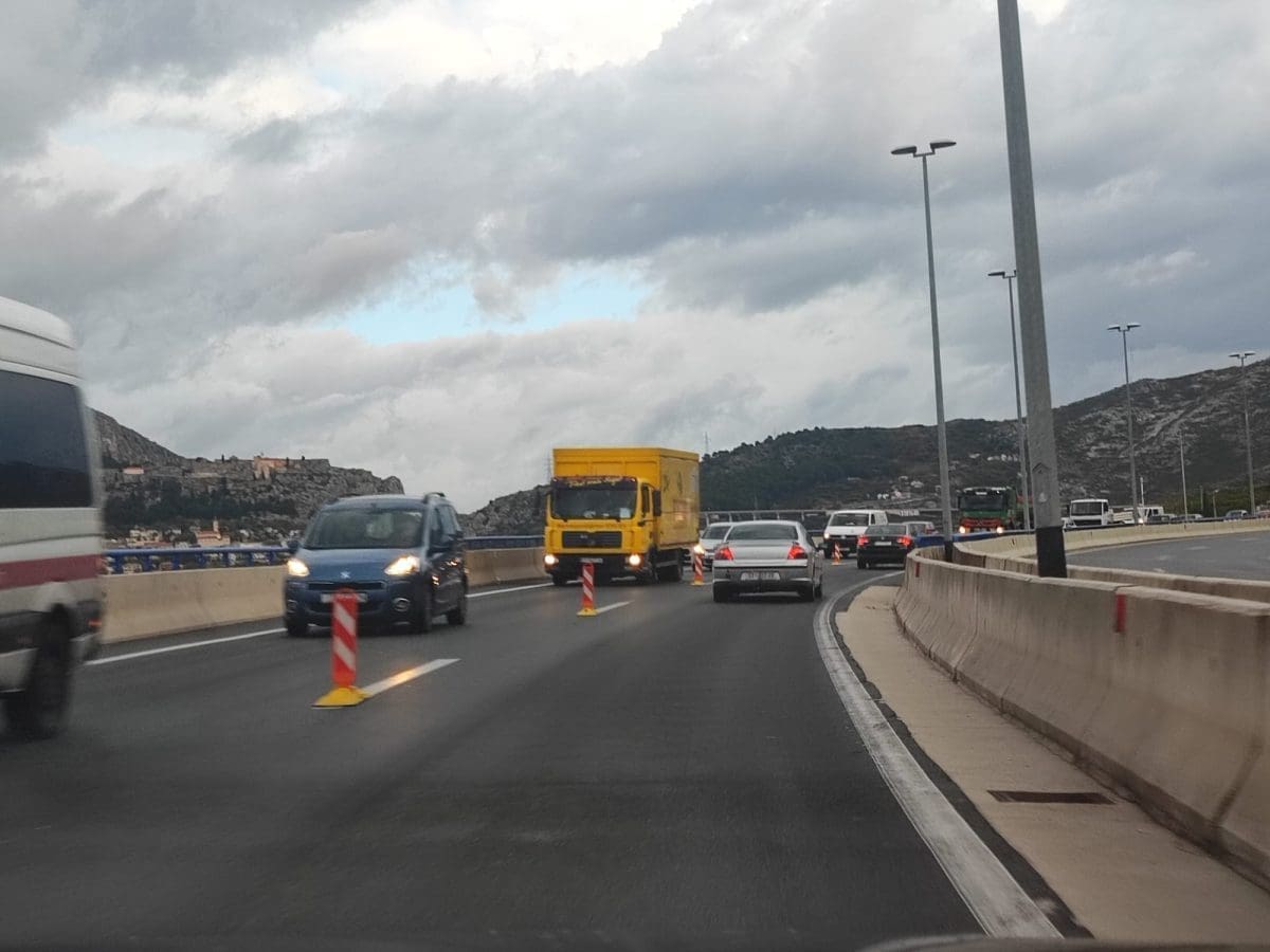 brza cesta solin klis kolona 17 