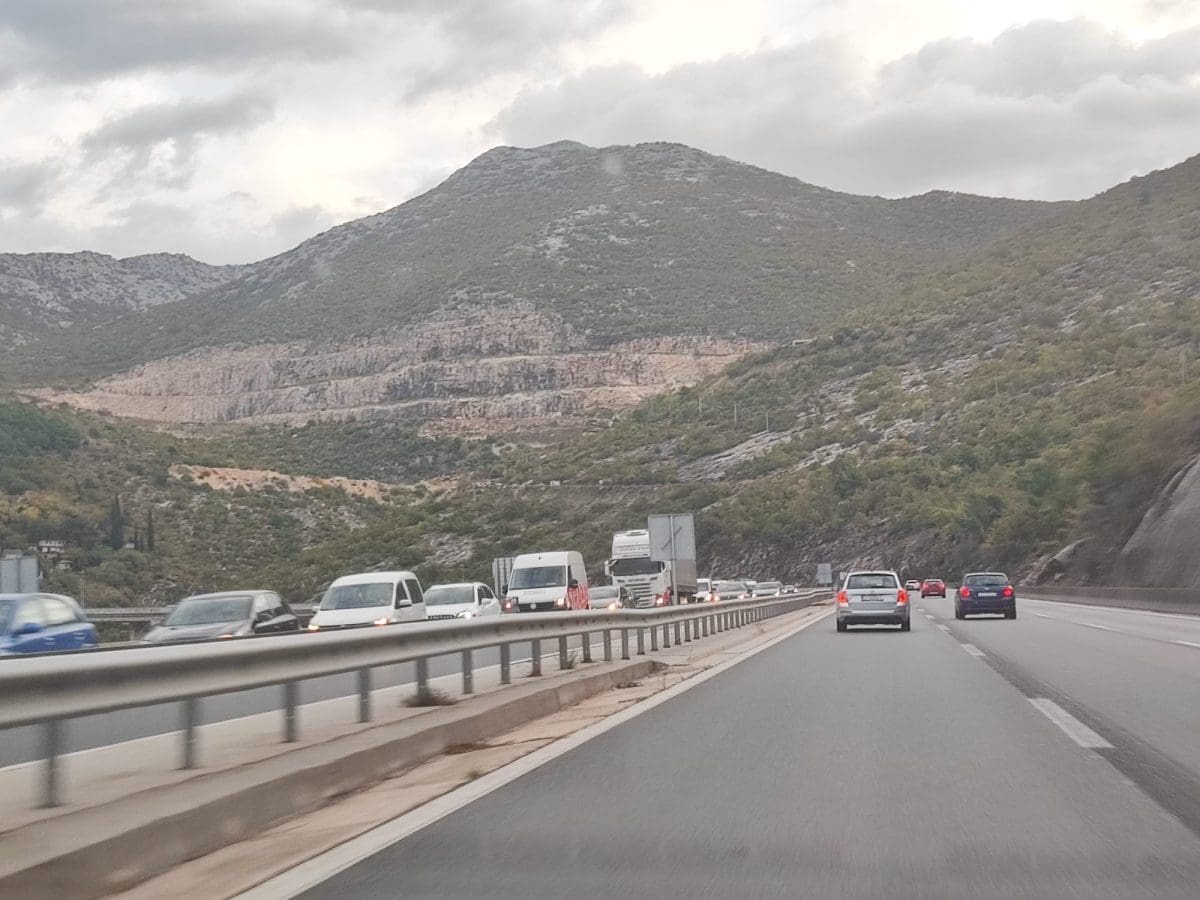 brza cesta solin klis kolona 18 