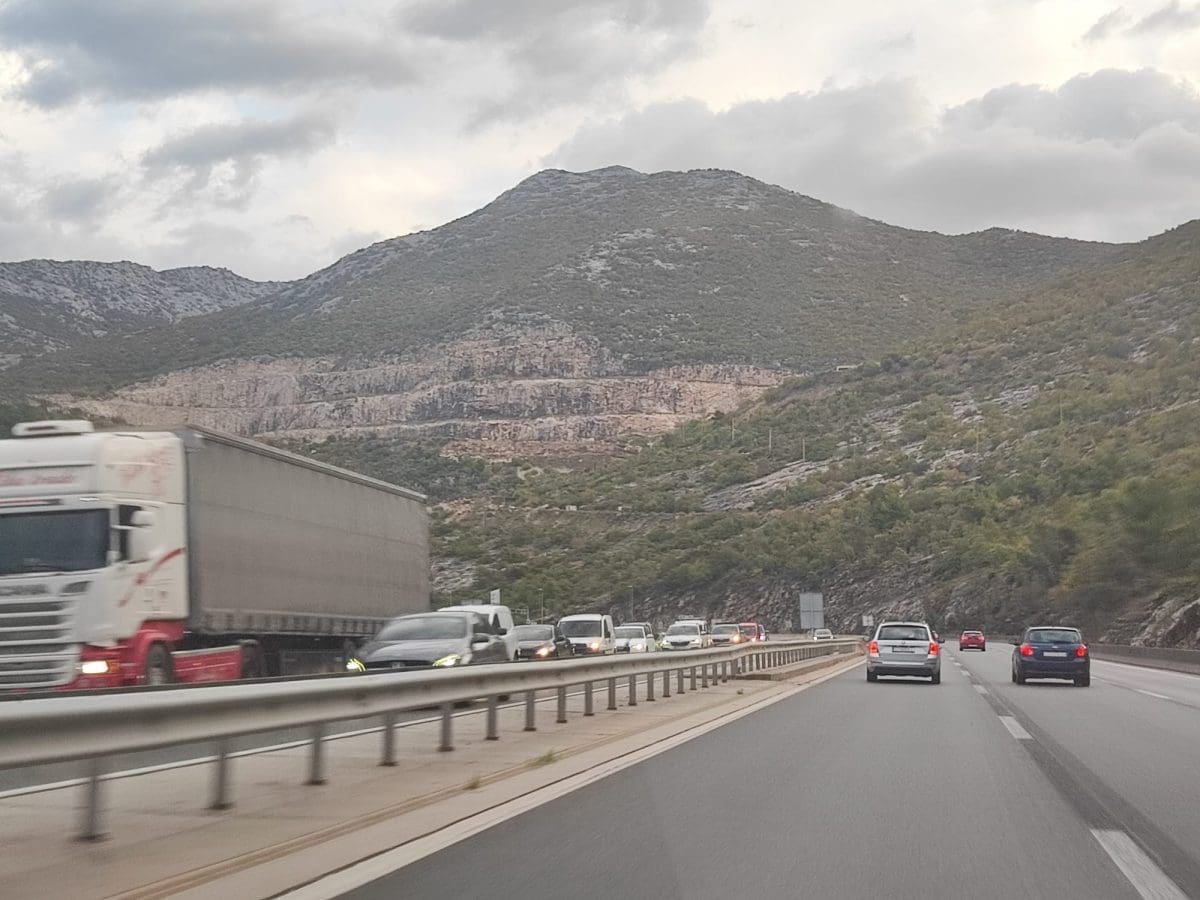 Počeli radovi na brzoj cesti Solin-Klis, zatvara se jedan kolnik