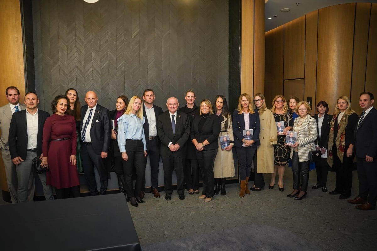 U Splitu premijerno prikazan film “Diplomatska oluja”, snimljen prema knjizi Mate Granića