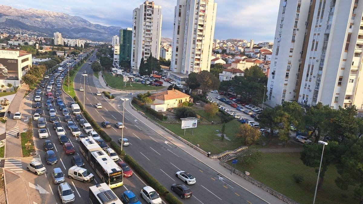 Već je sad kolaps na cestama, a što nas tek čeka: Ako ikako možete, izbjegnite ovaj dio grada