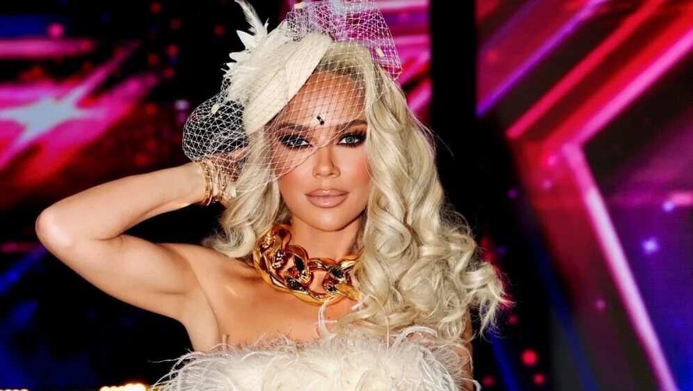 MAJA ŠUPUT OTIŠLA NA ODMOR VAN HRVATSKE Iskoristila je priliku i glasala za Lasagnu