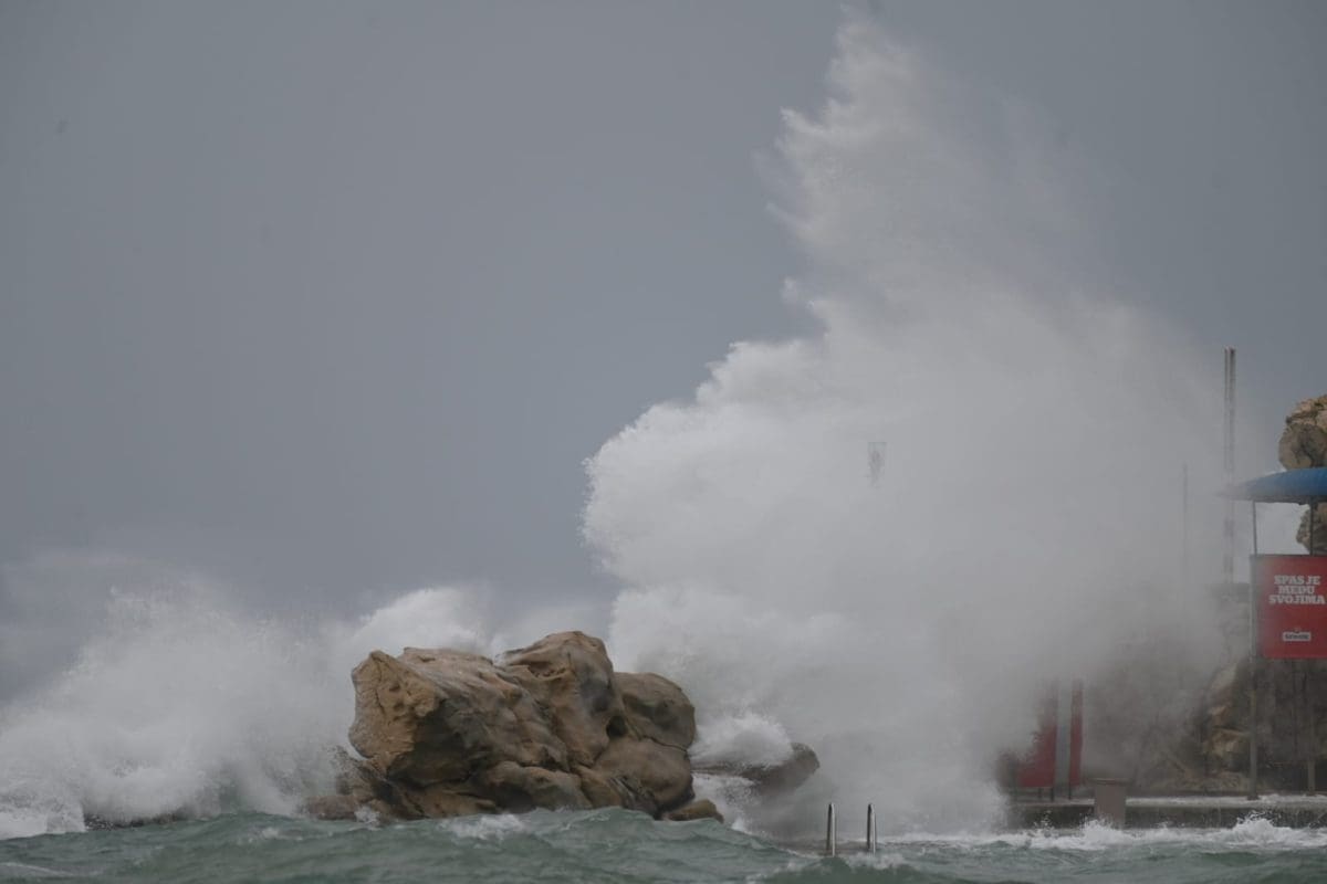 nevrijeme valovi split 59