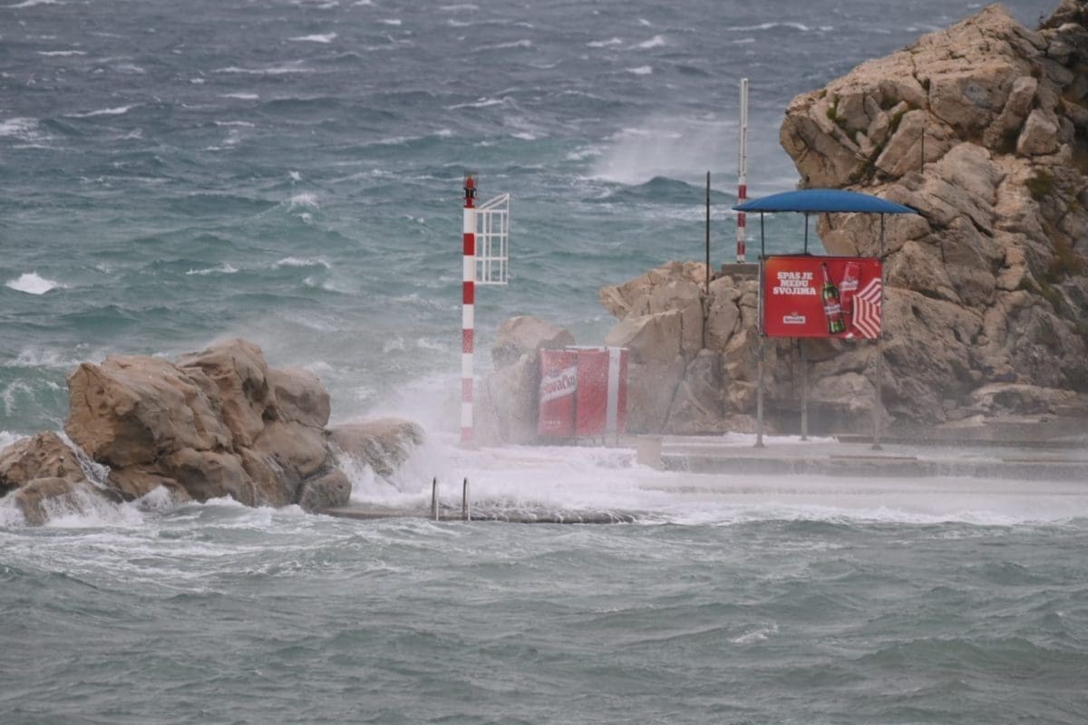 nevrijeme valovi split 70