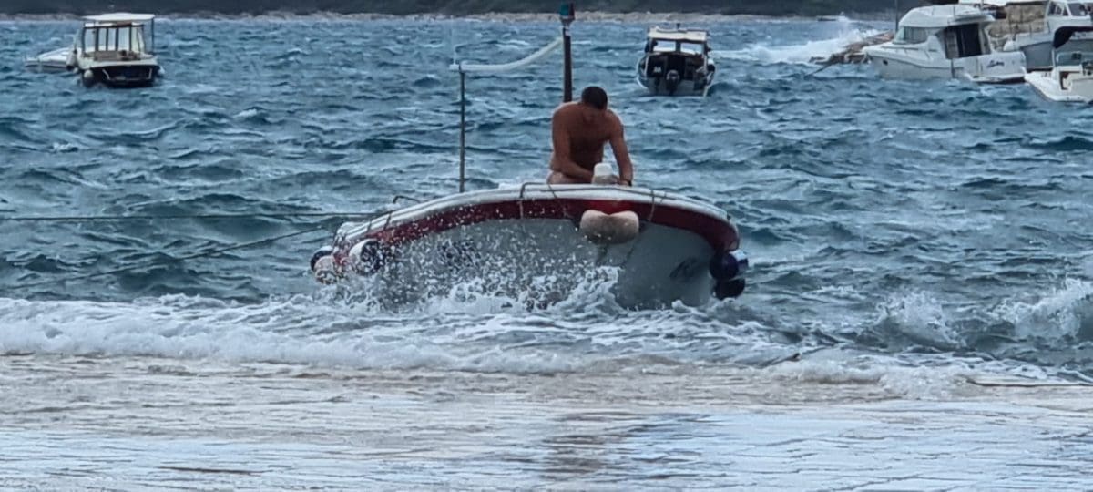 novak hvar brod jugo spasavanje 3 