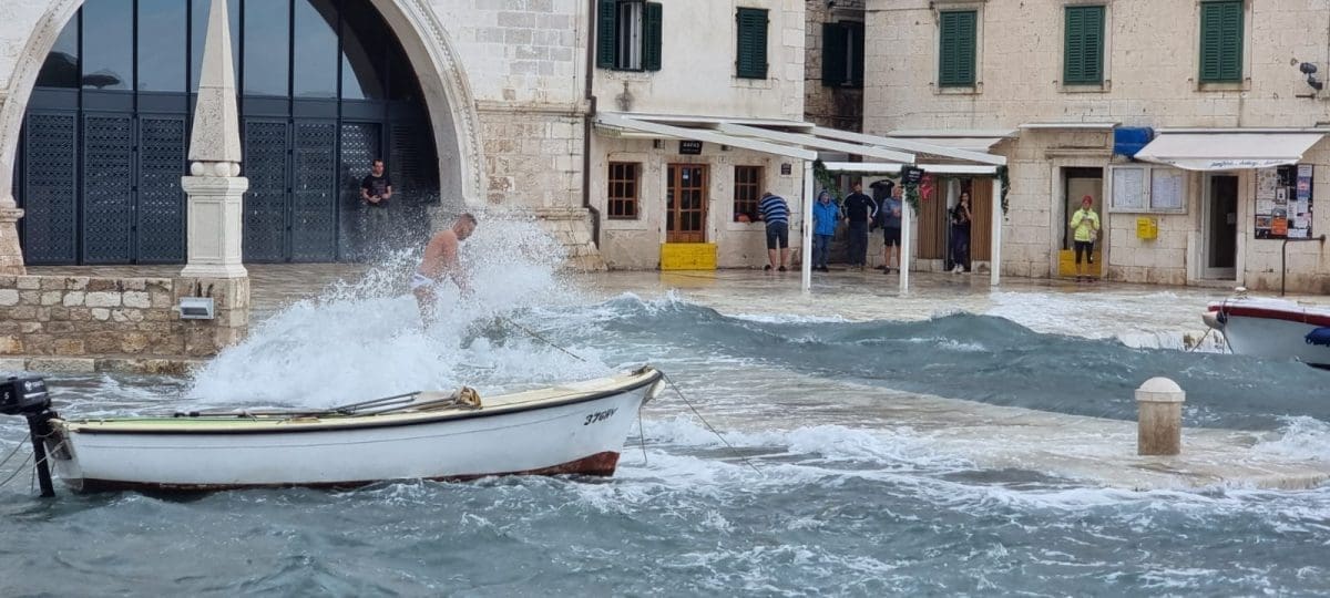 novak hvar brod jugo spasavanje 5 