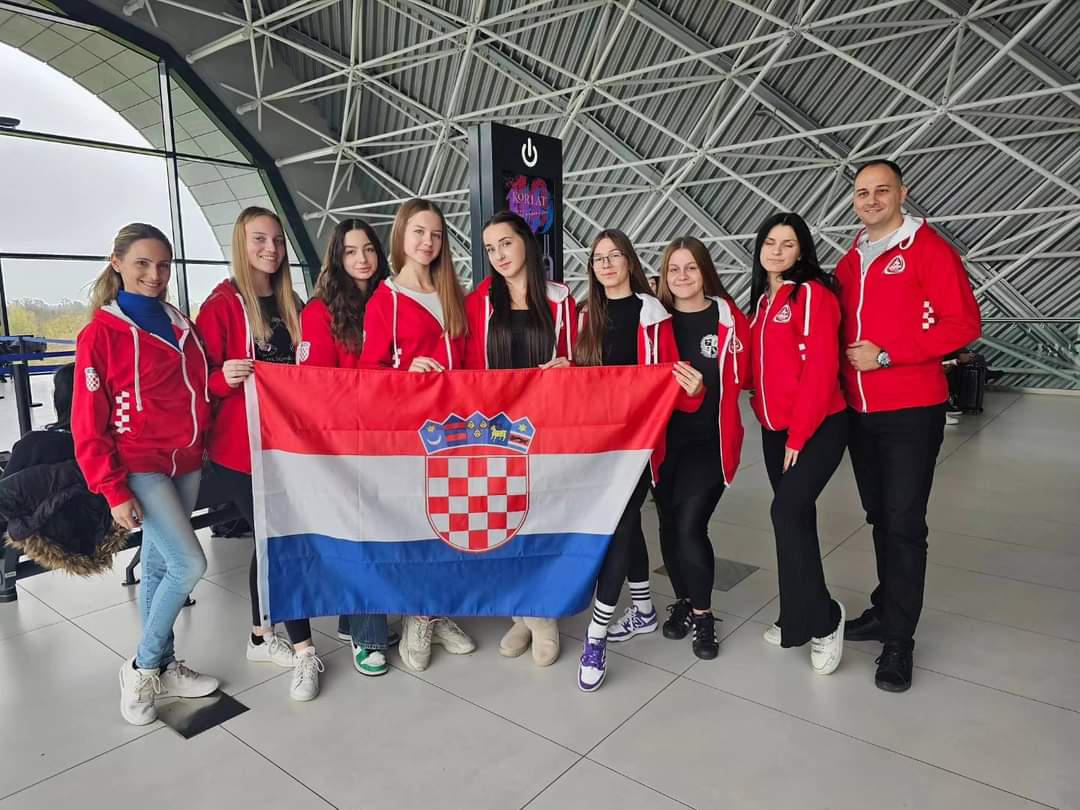 SPLITSKE PLESAČICE OSTVARILE ZAVIDNE REZULTATE Održano prvo svjetsko prvenstvo u latinsko američkim plesovima