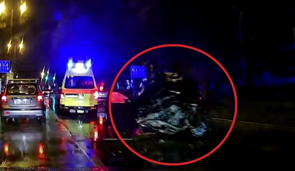 STRAVIČNI PRIZORI NA POZNATOJ SPLITSKOJ PROMETNICI Skupocjeni BMW izgleda kao limenka, vozač se zabio u stup pokraj ceste: Nove informacije otkriva splitska policija