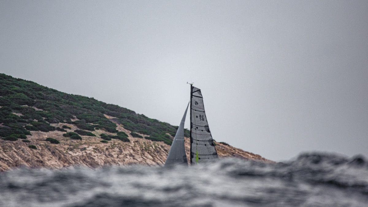 regata Jabuka veliki valovi