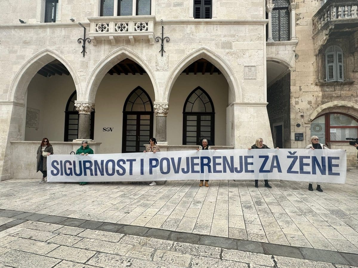 sigurnost povjerenje zene domine prosvjed 1 