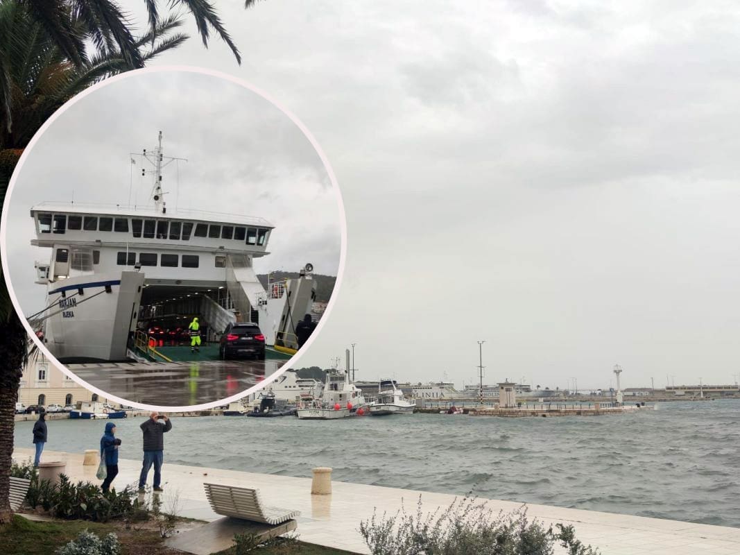 JUGO SVE VIŠE JAČA Zbog nevremena neće isploviti brod za Anconu