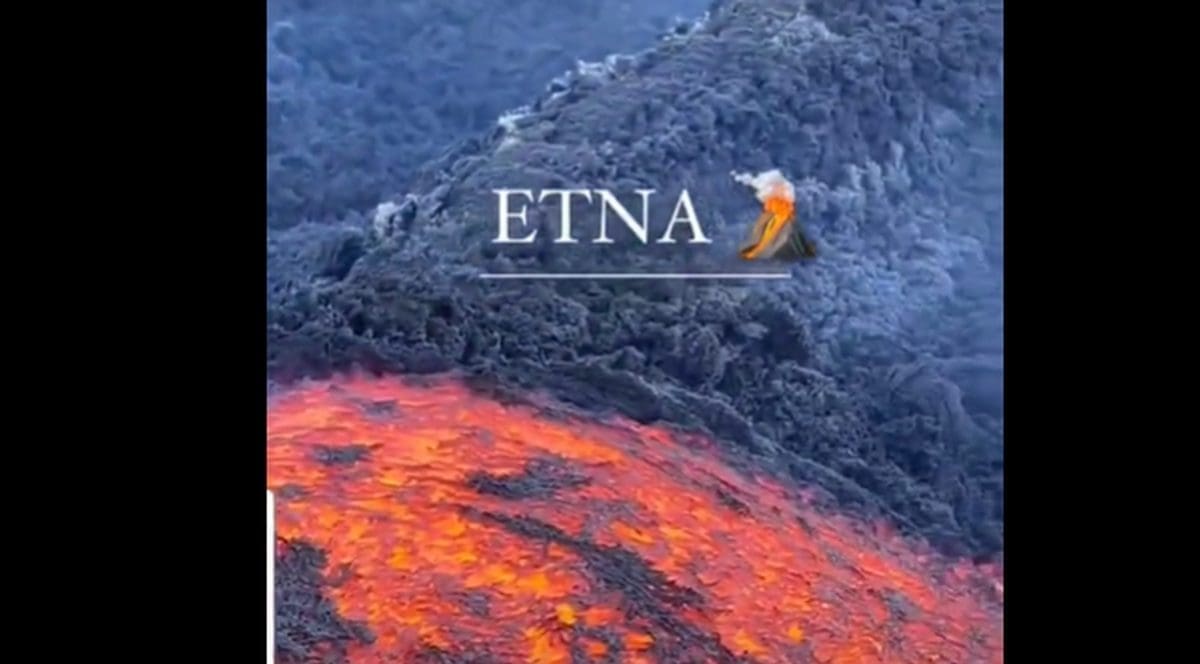ALARMANTNO STANJE U EUROPI Etna tijekom noći izbacivala lavu: Pogledajte snimku