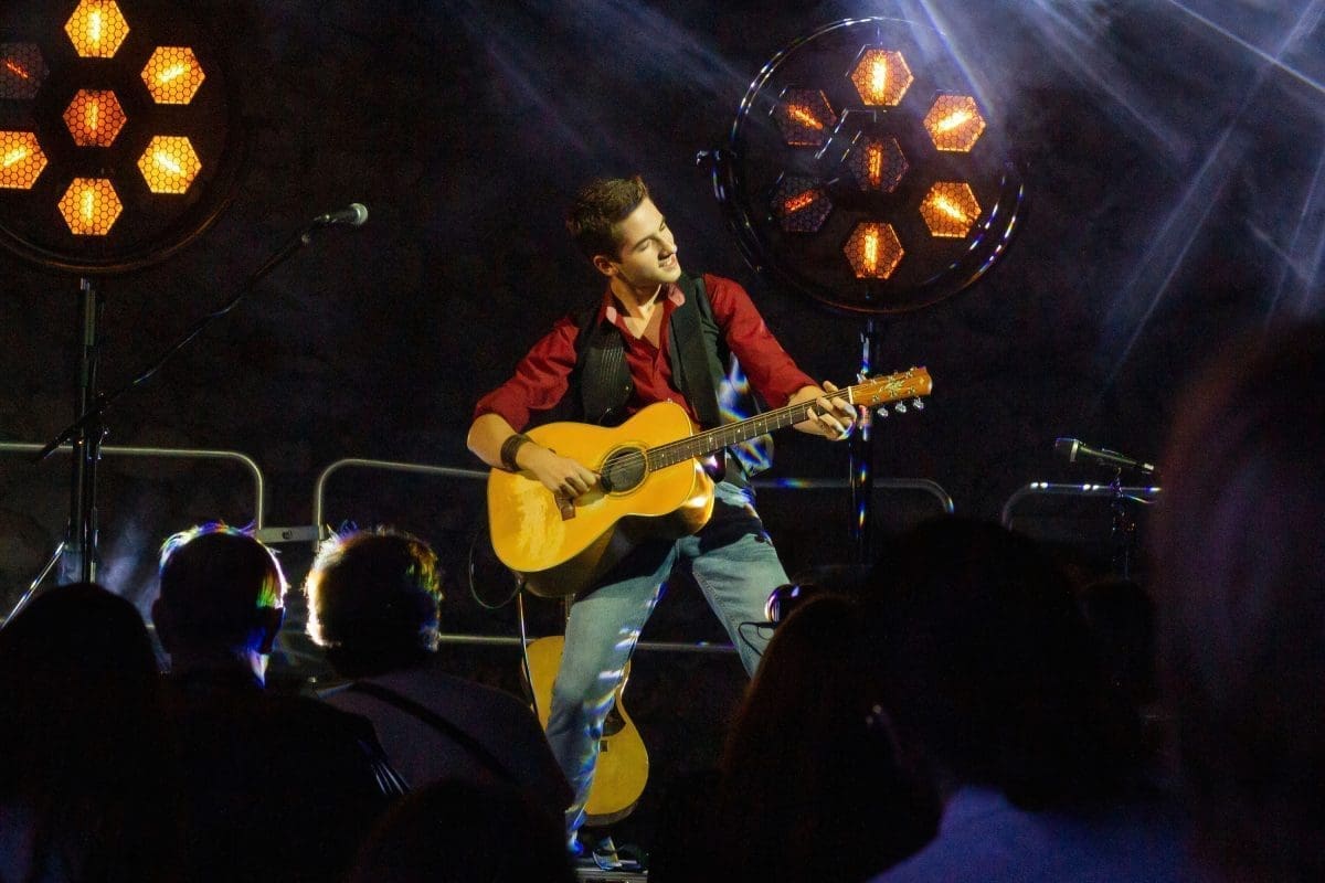 Frano Živković, mlada svjetska gitaristička zvijezda na adventskom konceru u HNK Split