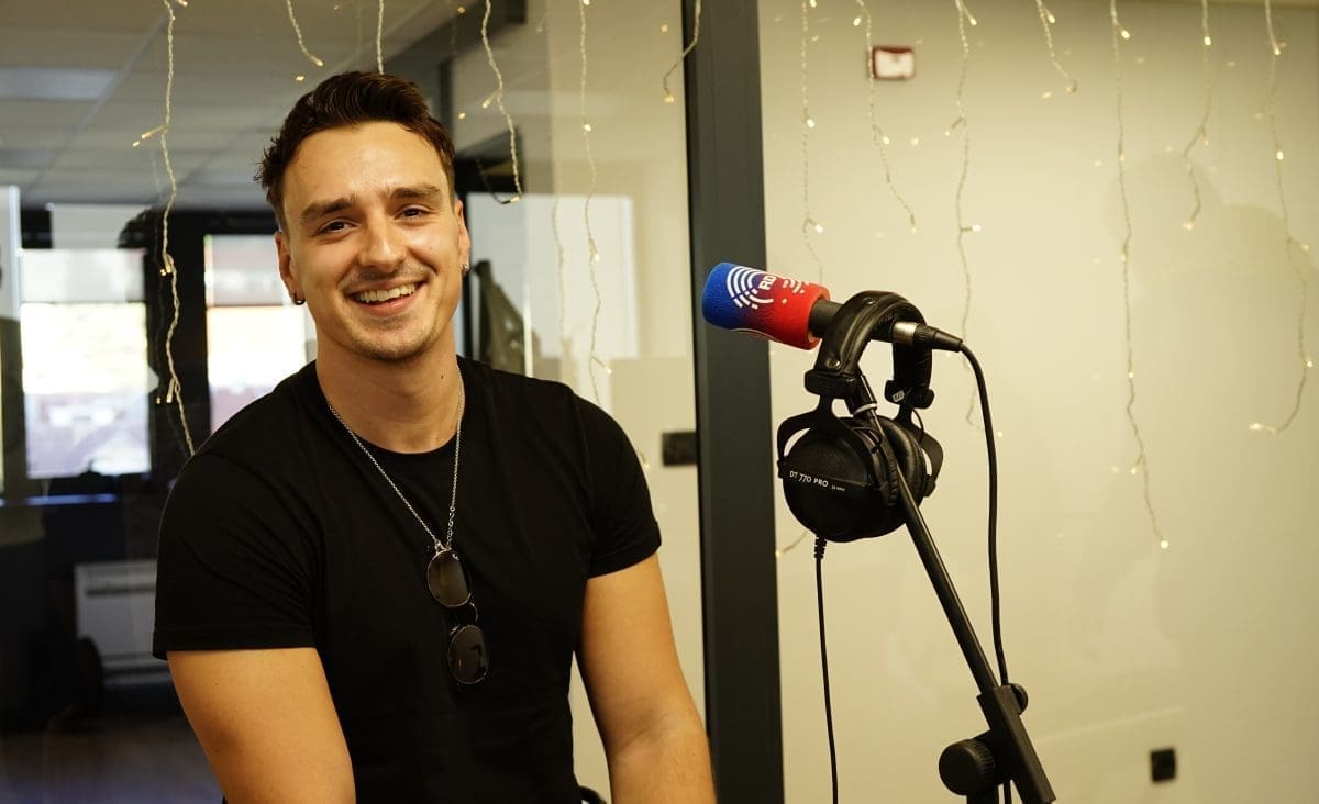 Mostarski slavuj Adi Šoše najavio duet s Tonyjem Cetinskim: "Čast je surađivati s njim!"