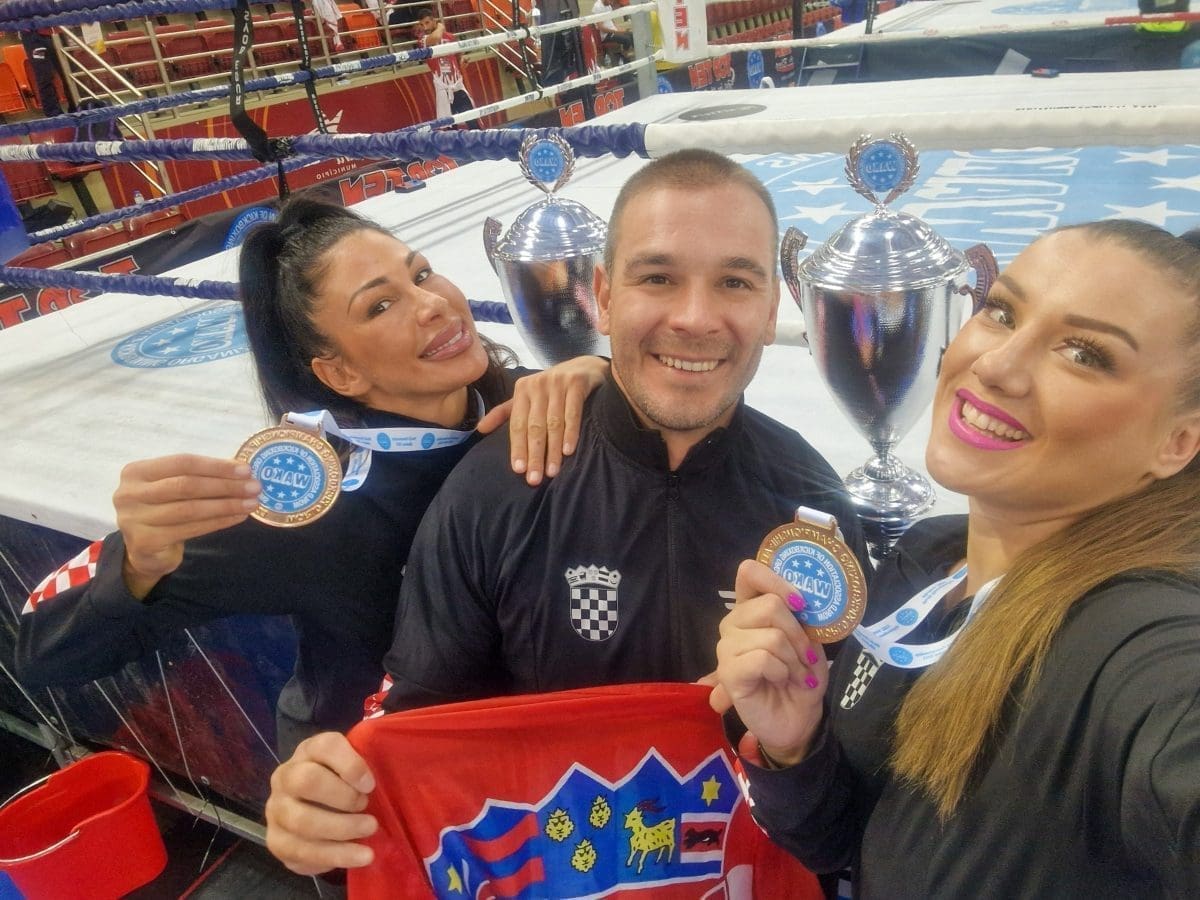 FaceApp 1702328843525