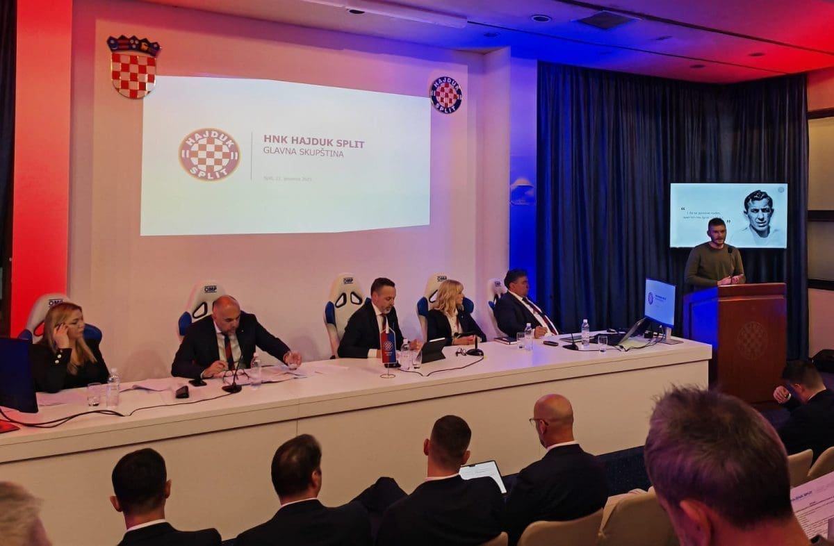 HAJDUK JE U MINUSU 12 MILIJUNA EURA Jakobušić : "Hajduk je potreban ligi, ali očito nije HNS-u"