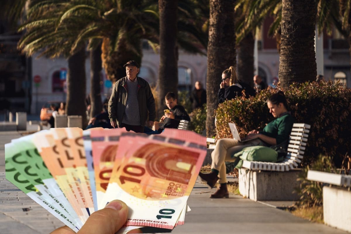 Poginuo im sin jedinac, a država ih tereti da plaćaju alimentaciju: Sada su ovršeni, a unuka ne viđaju