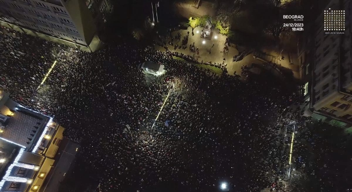 TISUĆE LJUDI BILO JE NA PROSVJEDU Za danas je najavljena šestosatna blokada prometa