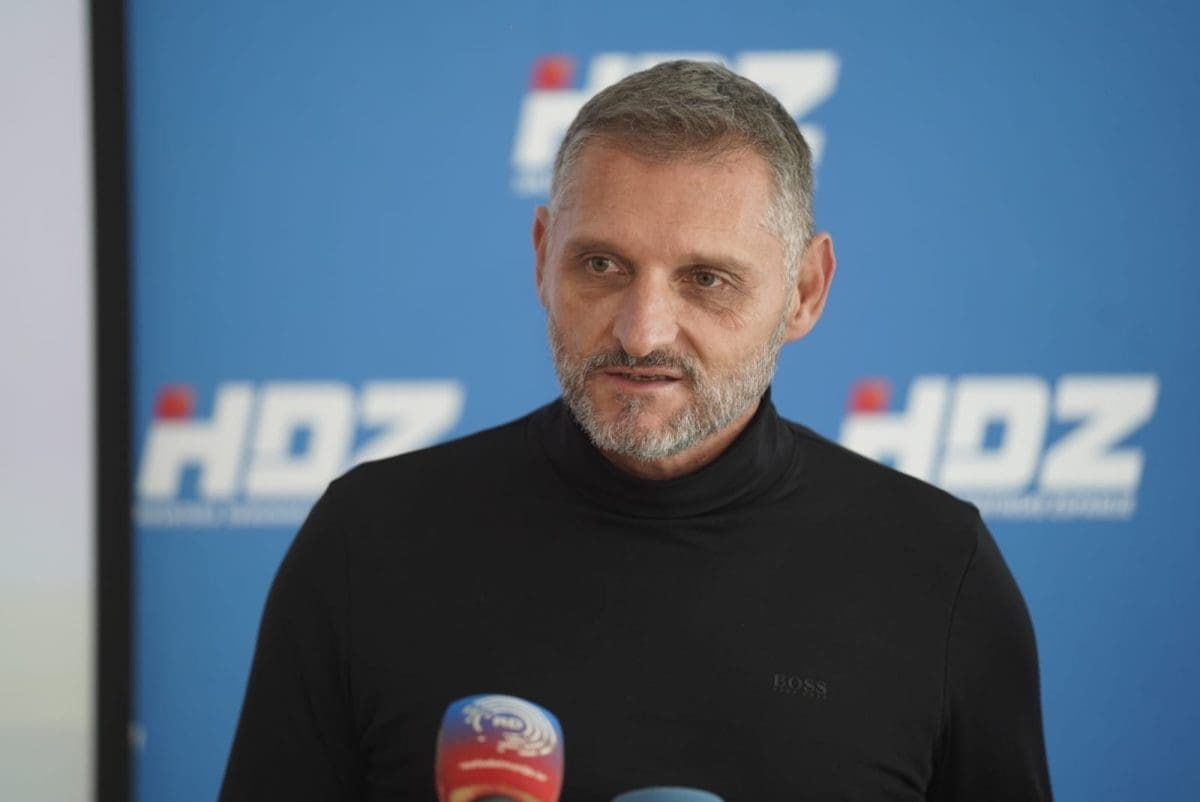 Budimir direktoru Ciprijanu: "Preporučujem vam da pripremite jedan tlakomjer i normabel"