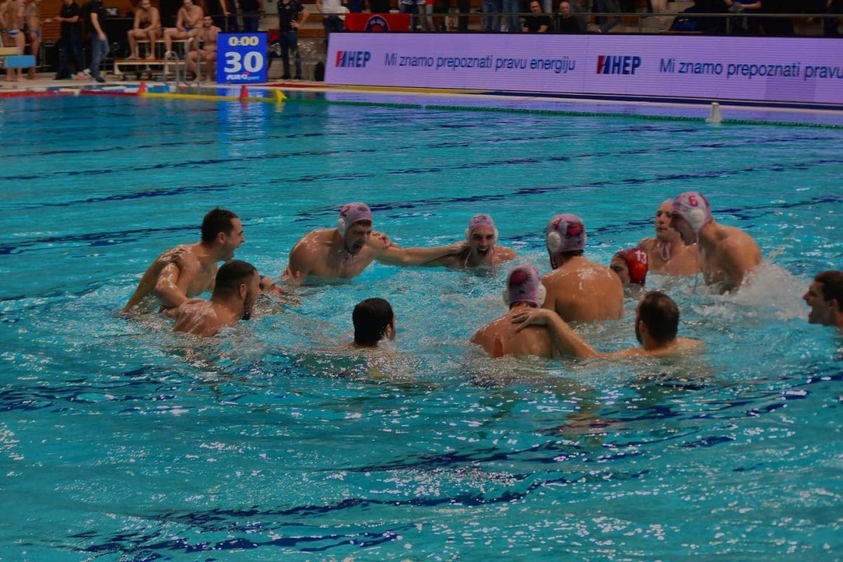 FRANCUSKA NAPADA HRVATSKU Barakude protiv Francuza pred punim tribinama