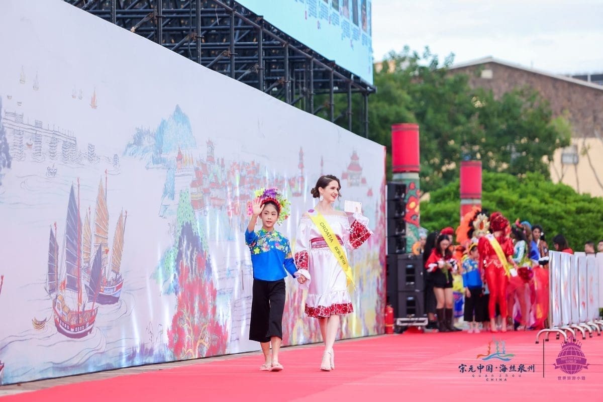 kostimi kina nacionalni 3 