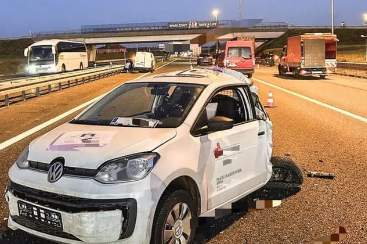 "Ja sam žena iz ovog auta na A1. Tražim mladića u plavoj majici koji me spasio. Da se zahvalim"