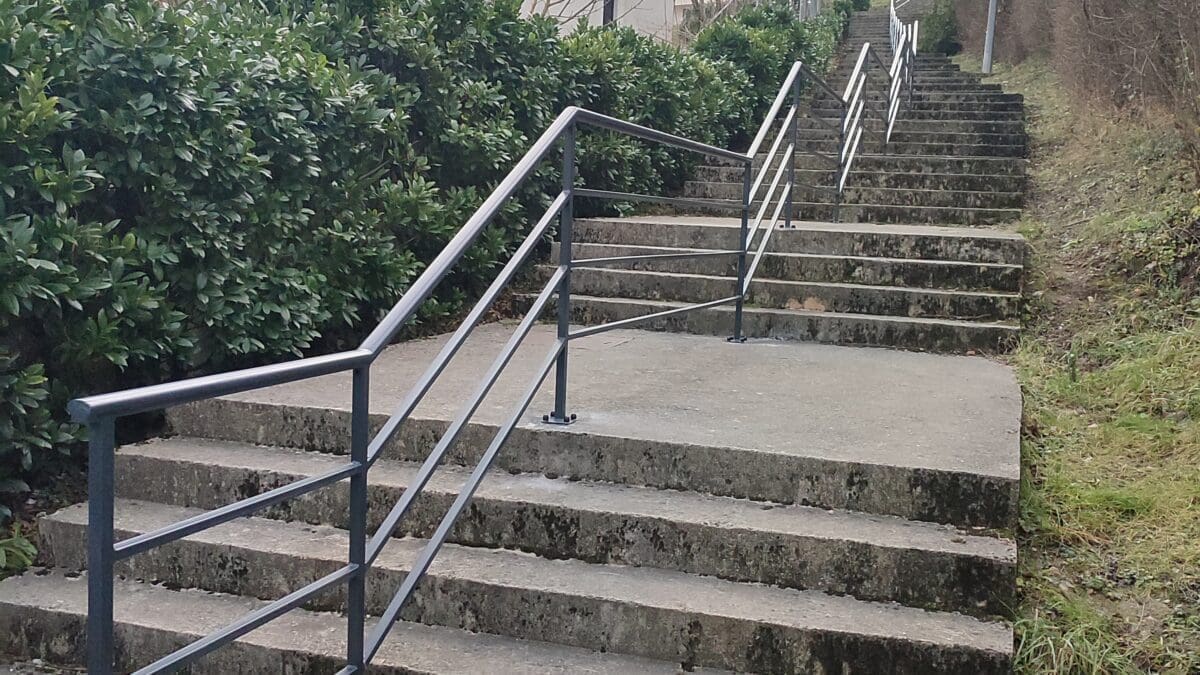 Postavljena ograda u Ulici 72. bojne vojne policije